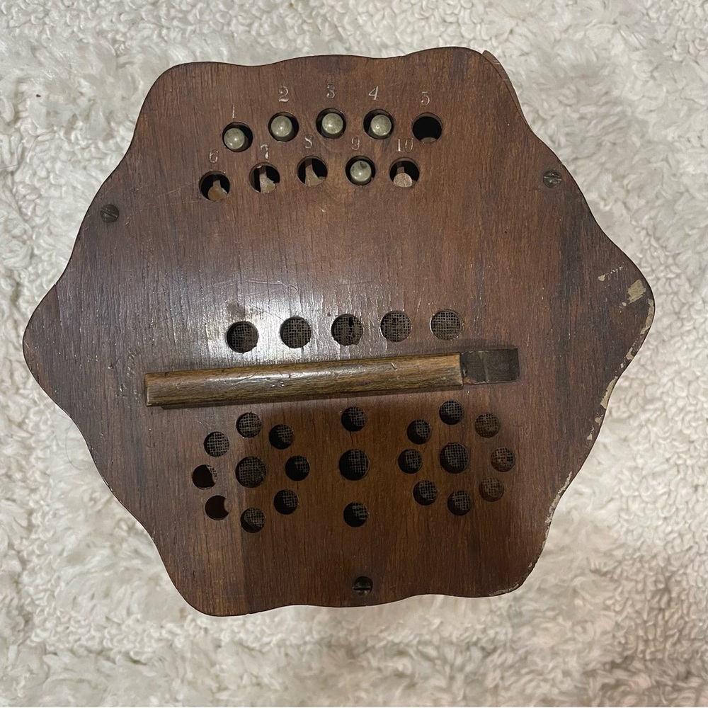 Antique wooden and paper accordion - non working / decorative. - Picture 3 of 9